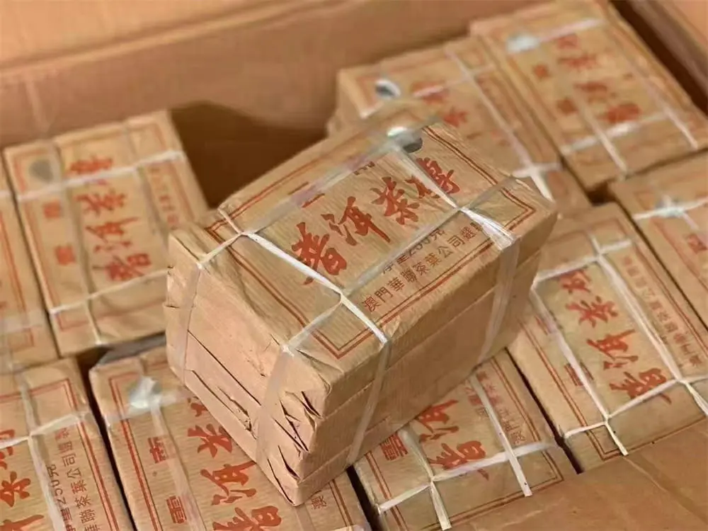 张家口回收中茶普洱茶2005年生茶熟茶